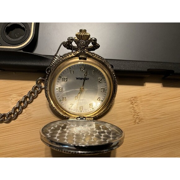 Wrangler Pocket Watch Figaro Chain Gold Tone Hunter Case Eagle New Battery - Picture 5 of 5